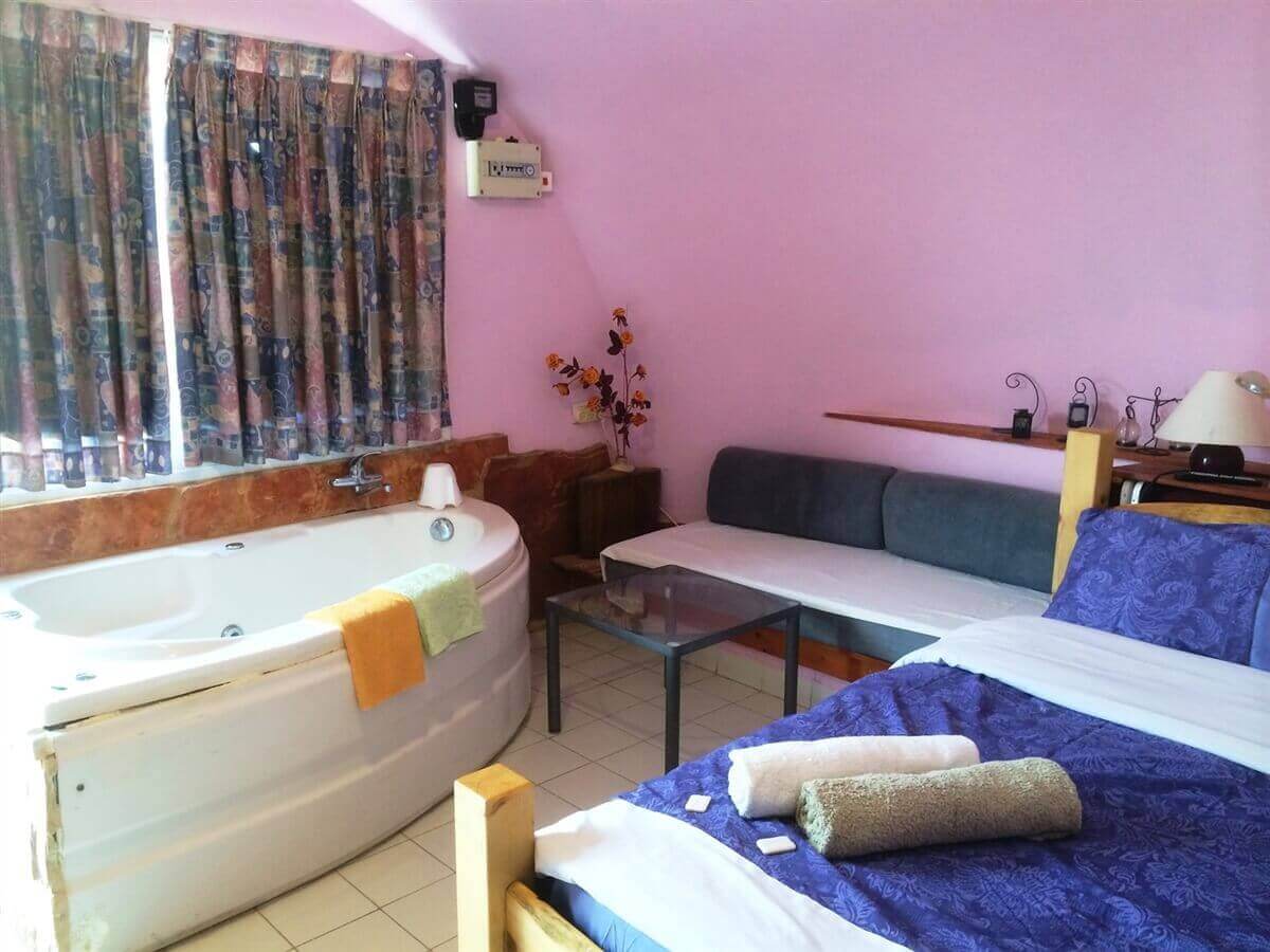 תמונה של הבקתה הסגולה - 6