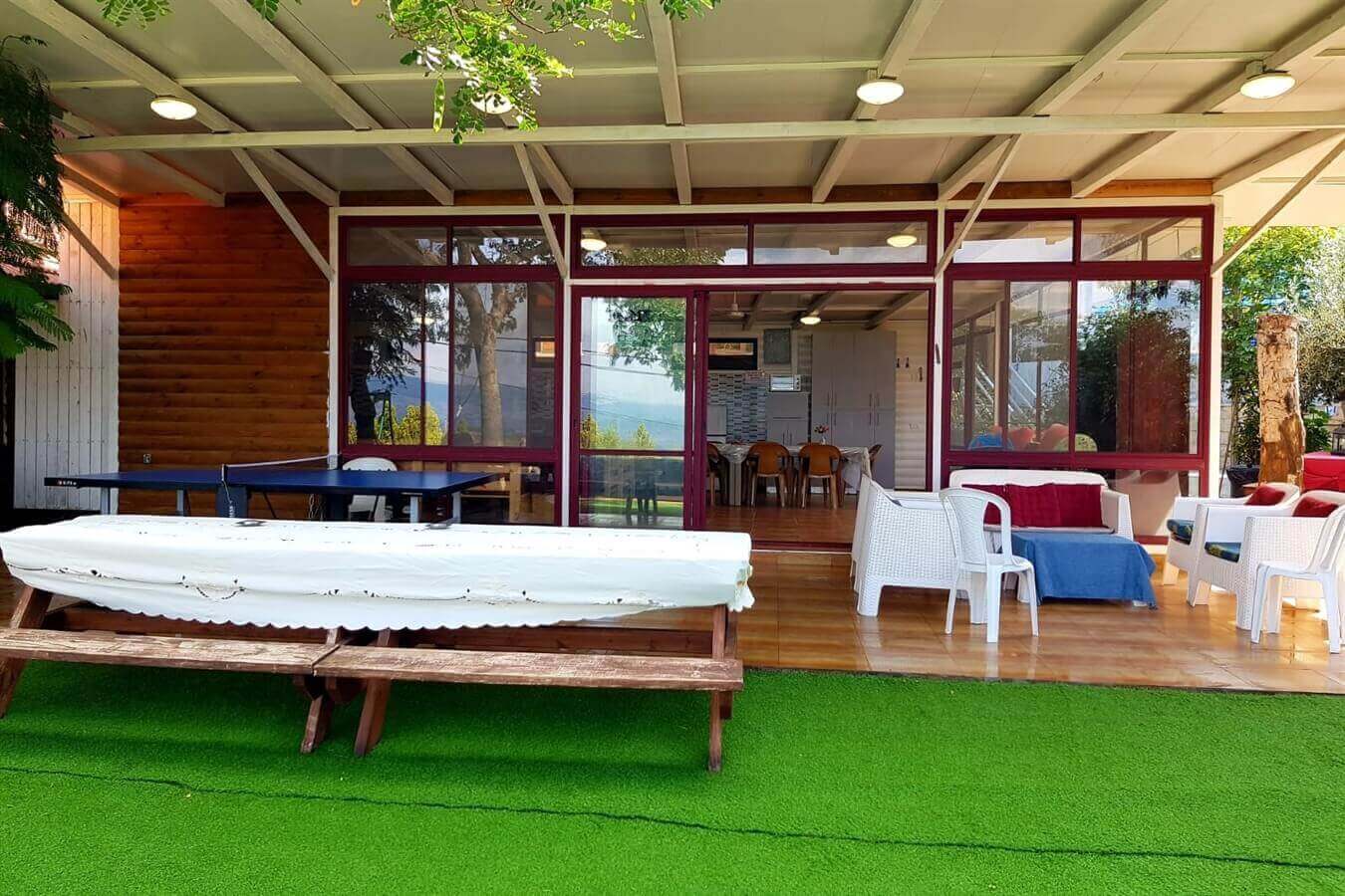 תמונה של חדר האוכל המקורה - 14