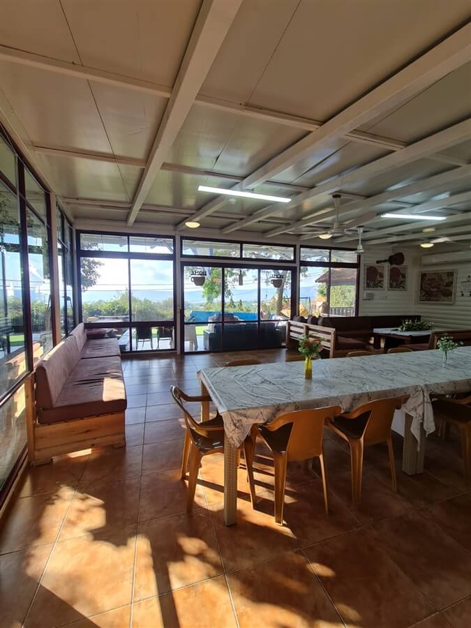 תמונה של חדר האוכל המקורה - 6