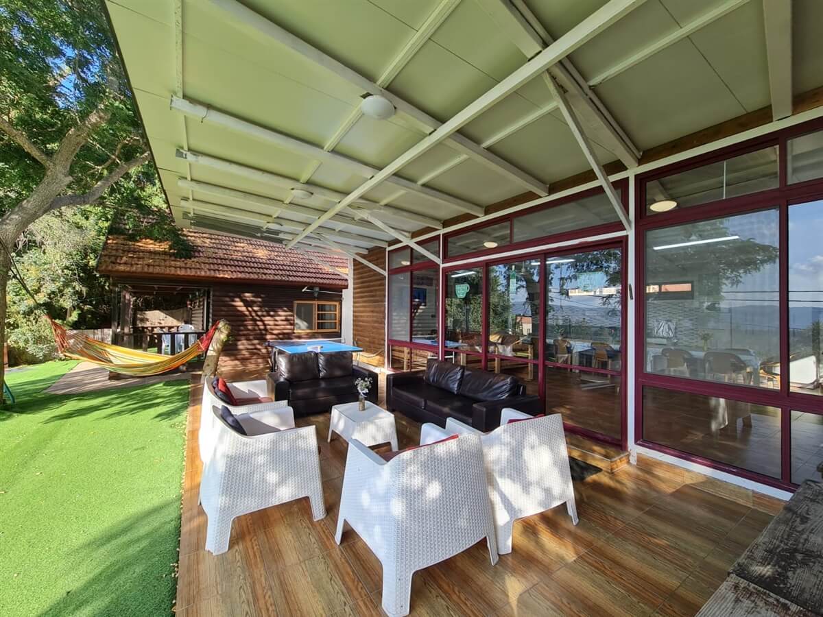 תמונה של חדר האוכל המקורה - 2