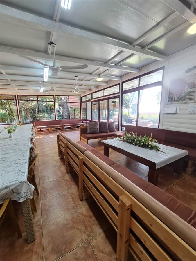 תמונה של חדר האוכל המקורה - 7