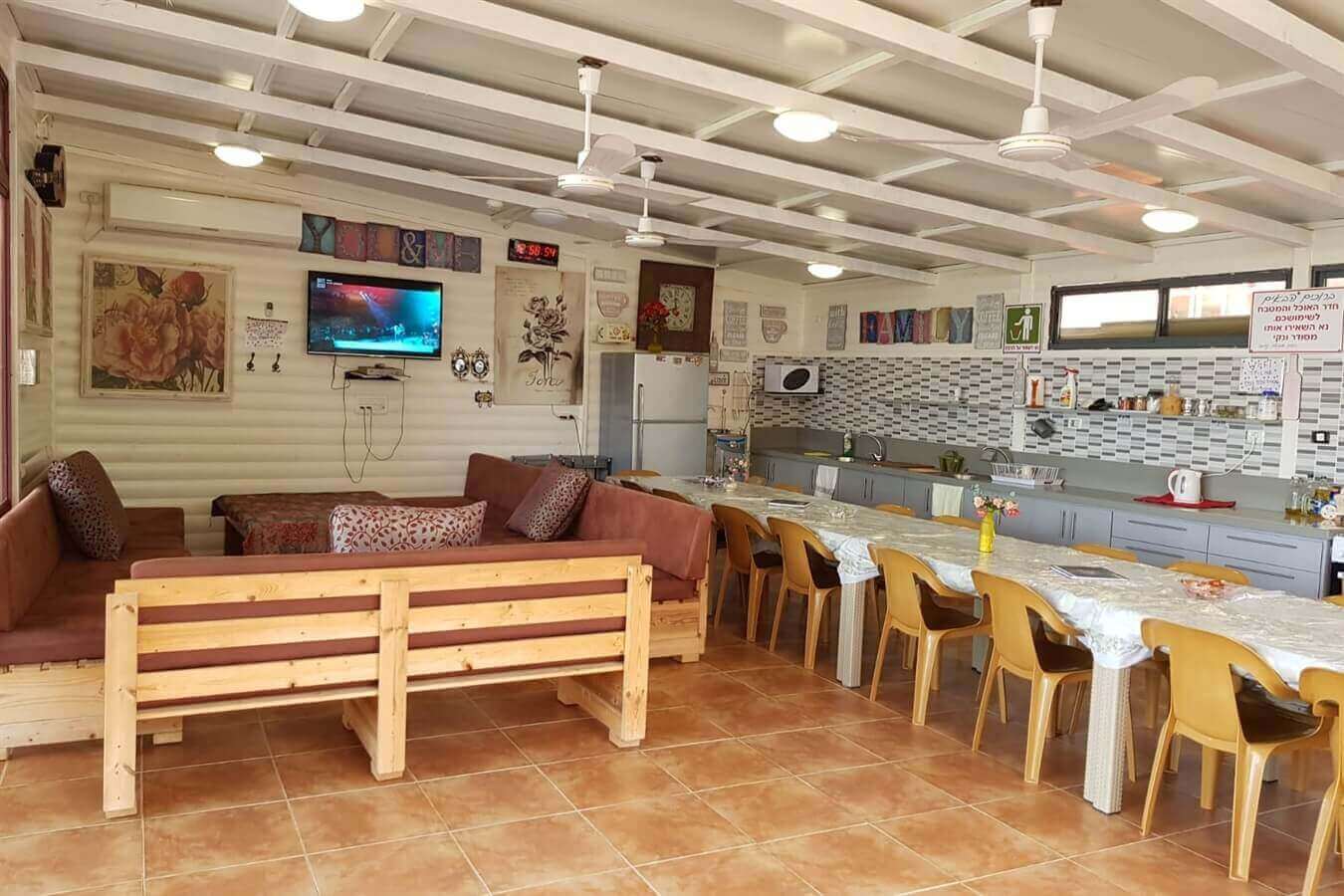 תמונה של חדר האוכל המקורה - 10