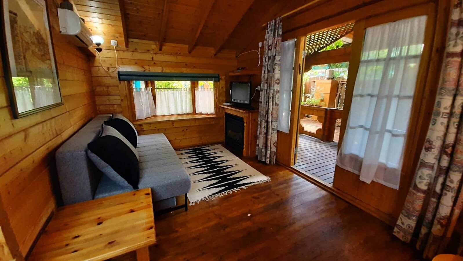 תמונה של הבקתות עם הג'קוזי - 2