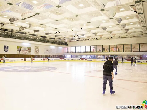 תמונה של החלקה על הקרח תמונה של החלקה על הקרח