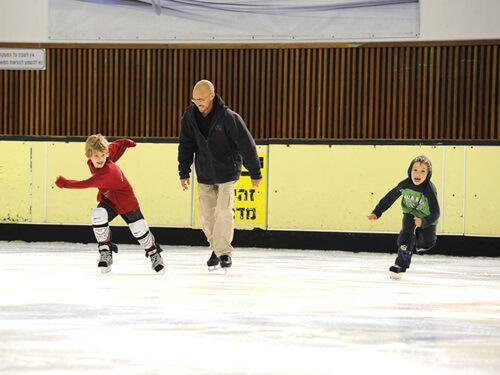 תמונה של החלקה על הקרח תמונה של החלקה על הקרח