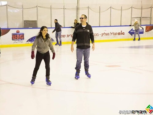 תמונה של החלקה על הקרח תמונה של החלקה על הקרח