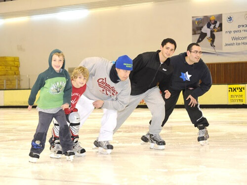 תמונה של החלקה על הקרח תמונה של החלקה על הקרח
