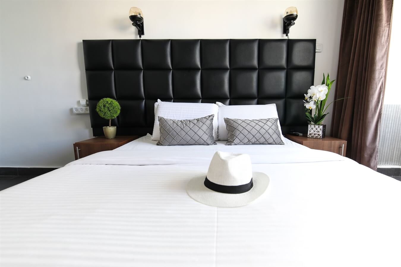 תמונה של חדר זוגי עם מרפסת ונוף לים - 6