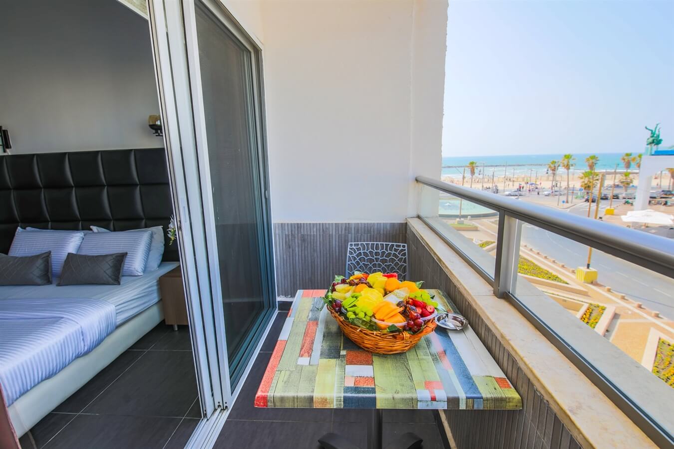 תמונה של חדר זוגי עם מרפסת ונוף לים - 7