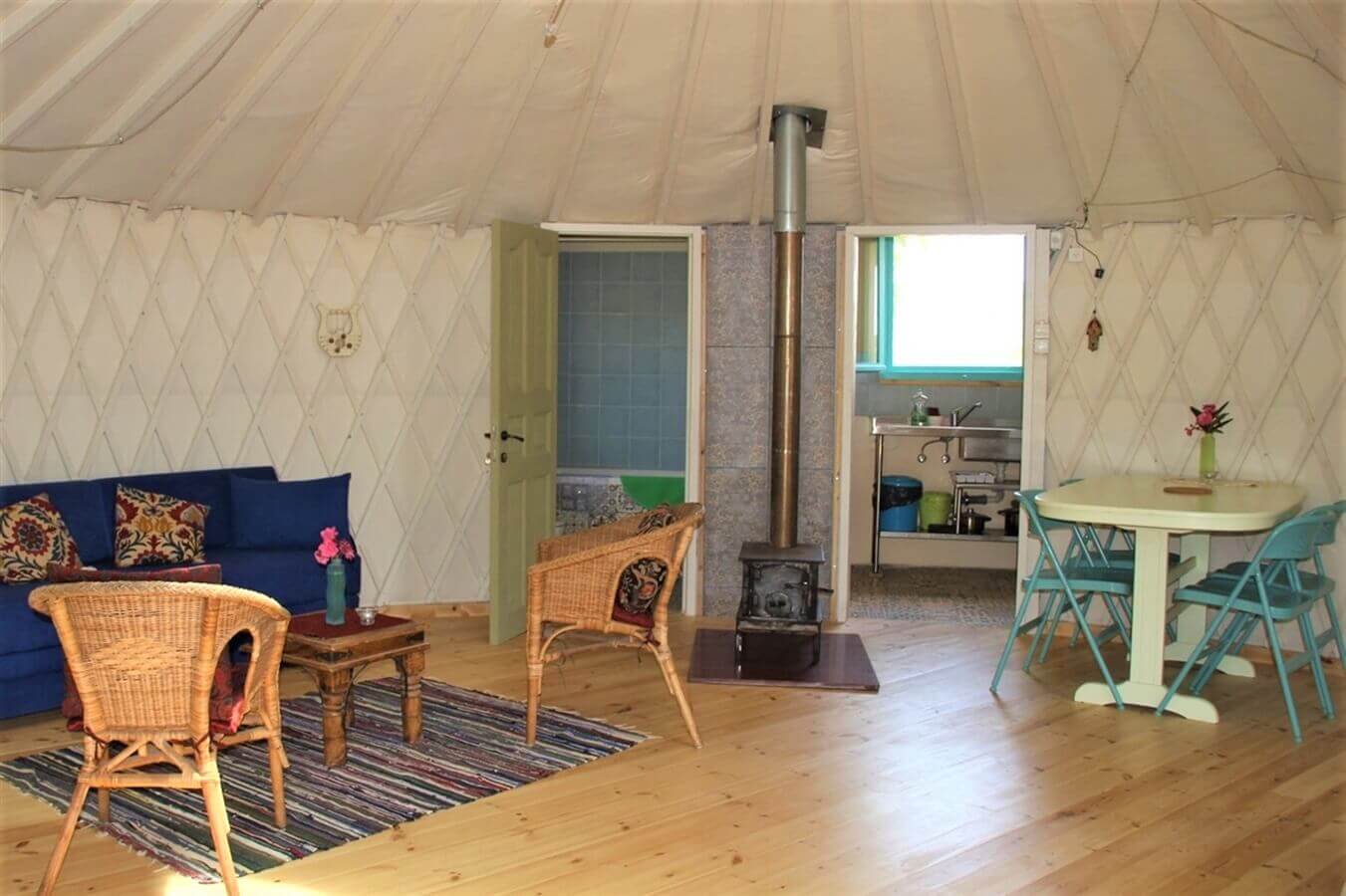 תמונה של היורט - 3