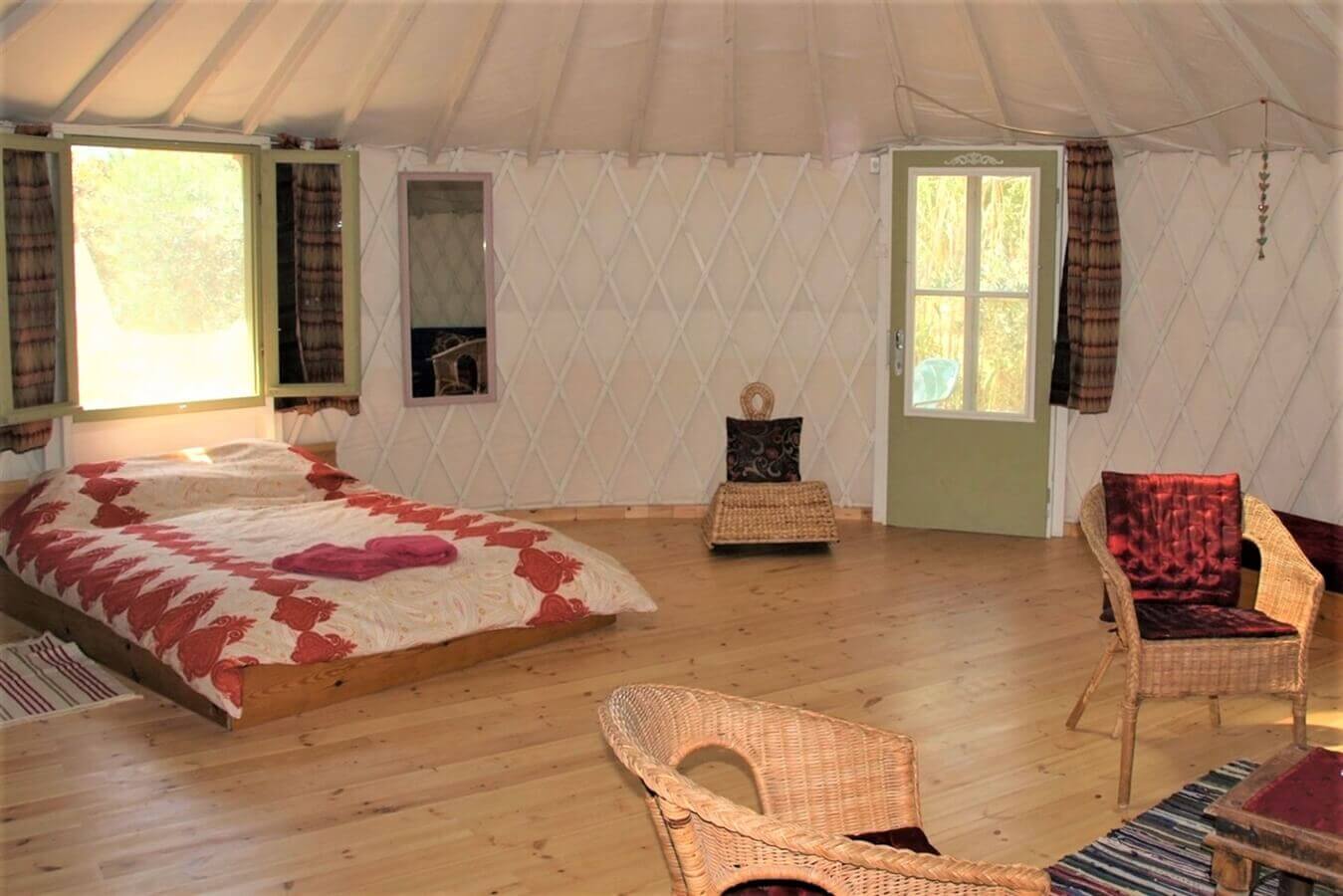 תמונה של היורט - 5