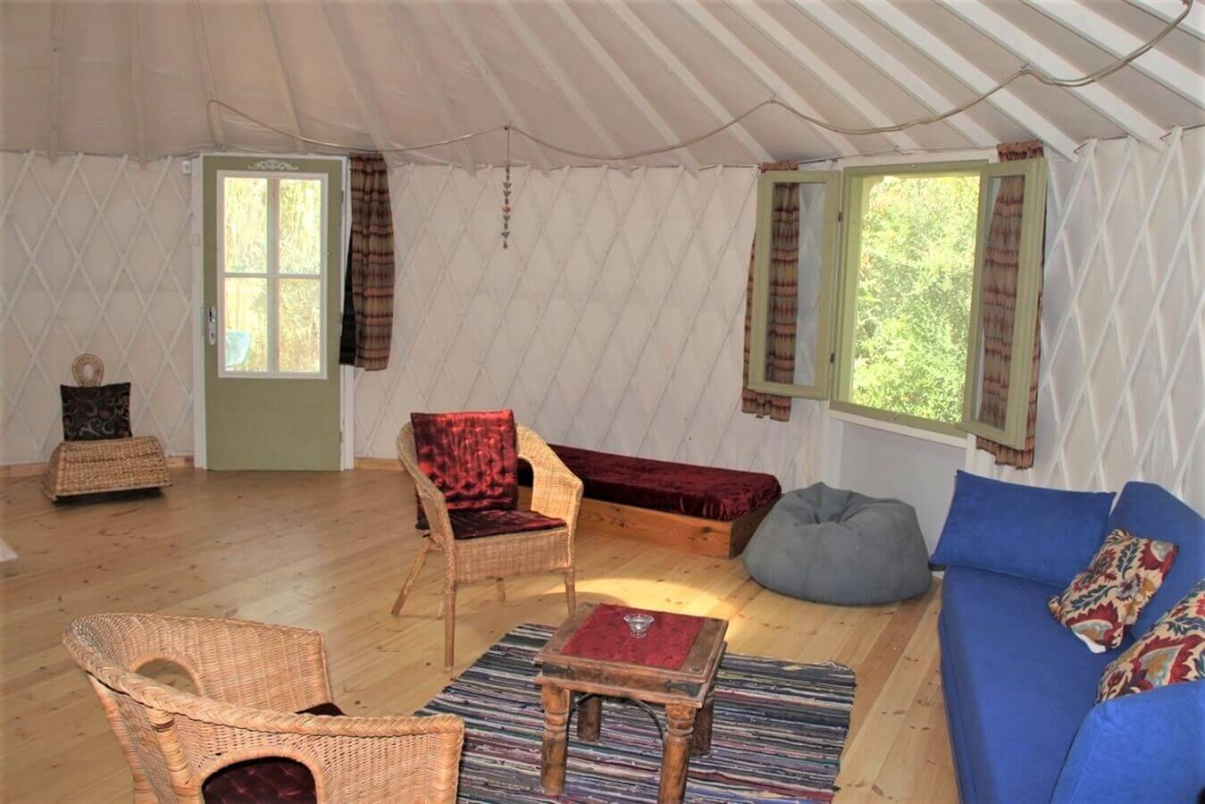 תמונה של היורט - 6