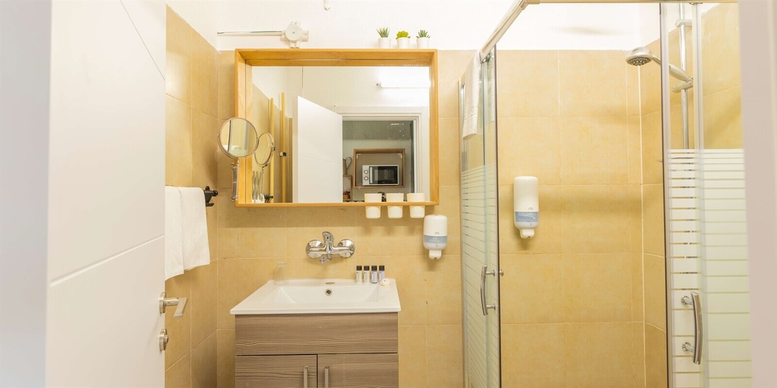 תמונה של חדרי האירוח - 2