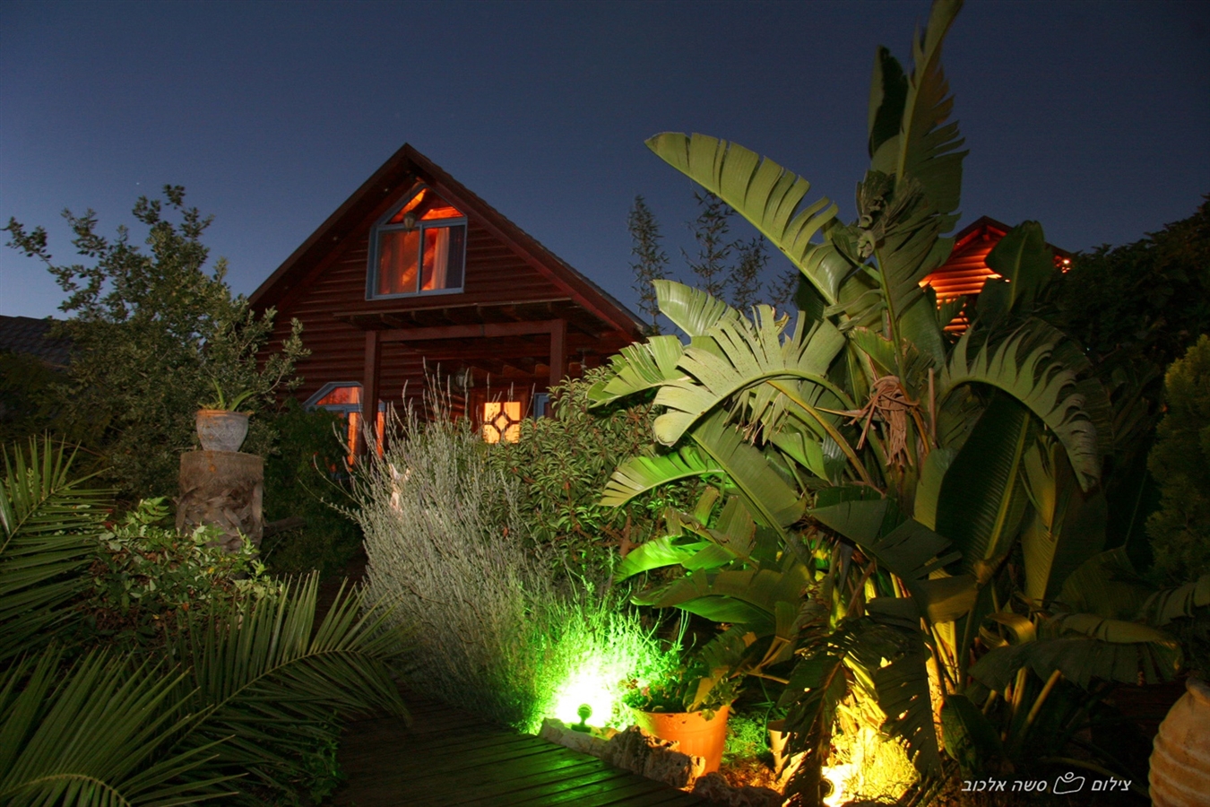 תמונה של בקתה בריבוע - 9