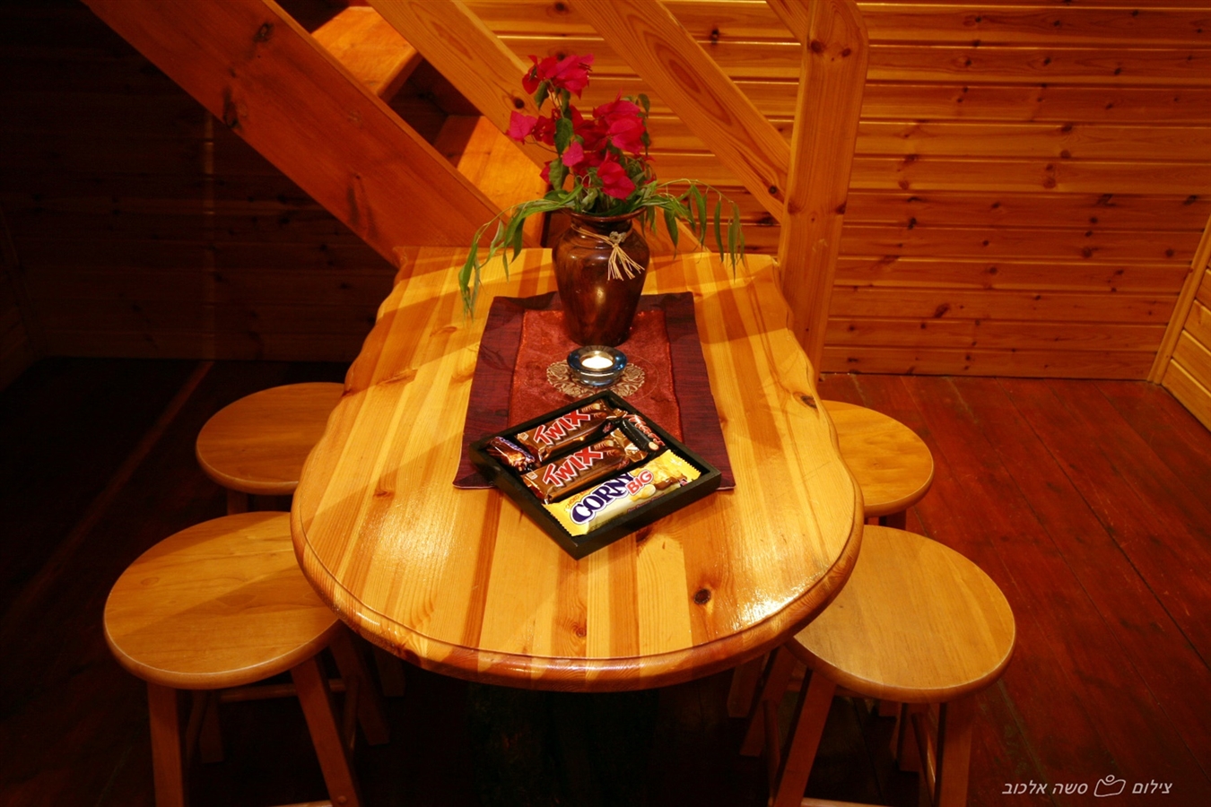 תמונה של בקתה בריבוע - 7