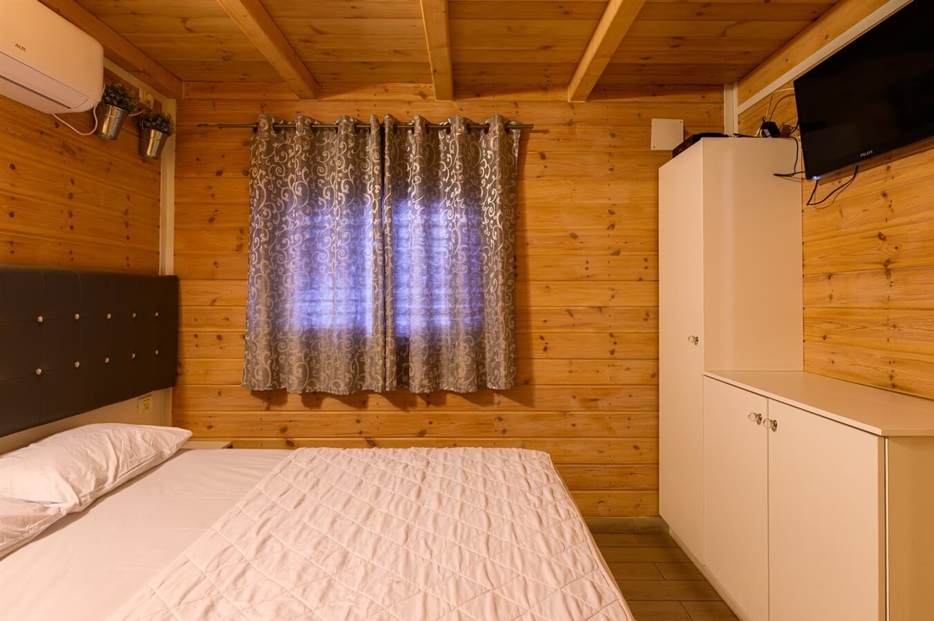 תמונה של מגה צימר 4 - 8 תמונה של מגה צימר 4 - 8