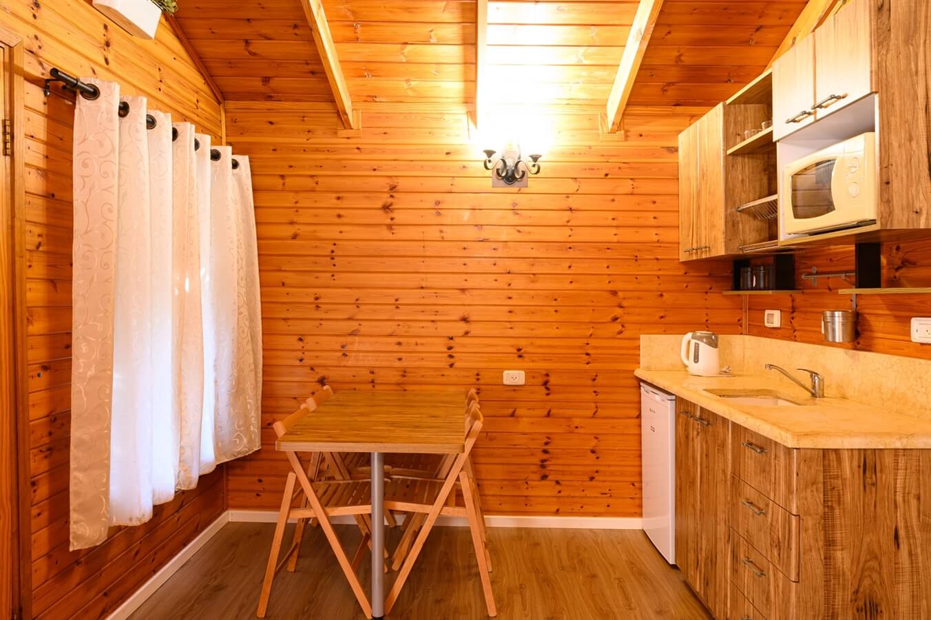 תמונה של בקתות עץ 1,2 - 4 תמונה של בקתות עץ 1,2 - 4