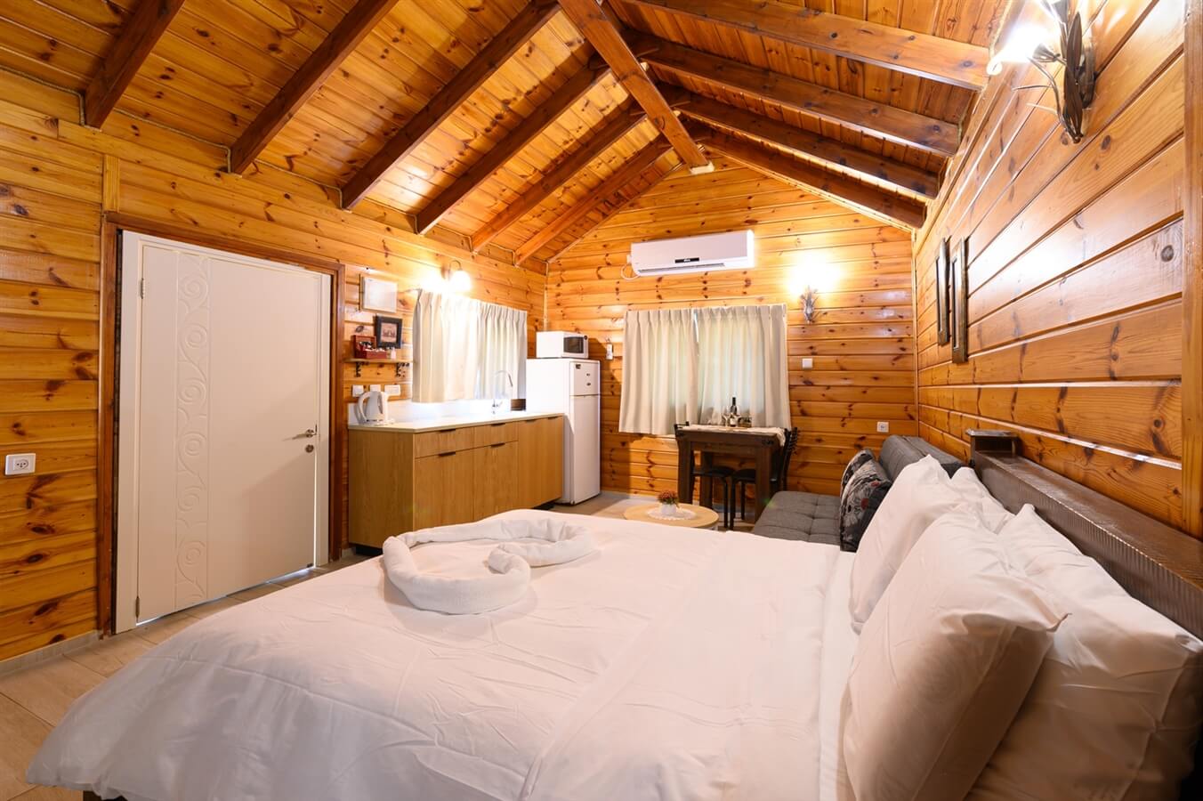 תמונה של בקתת רפאל - 2