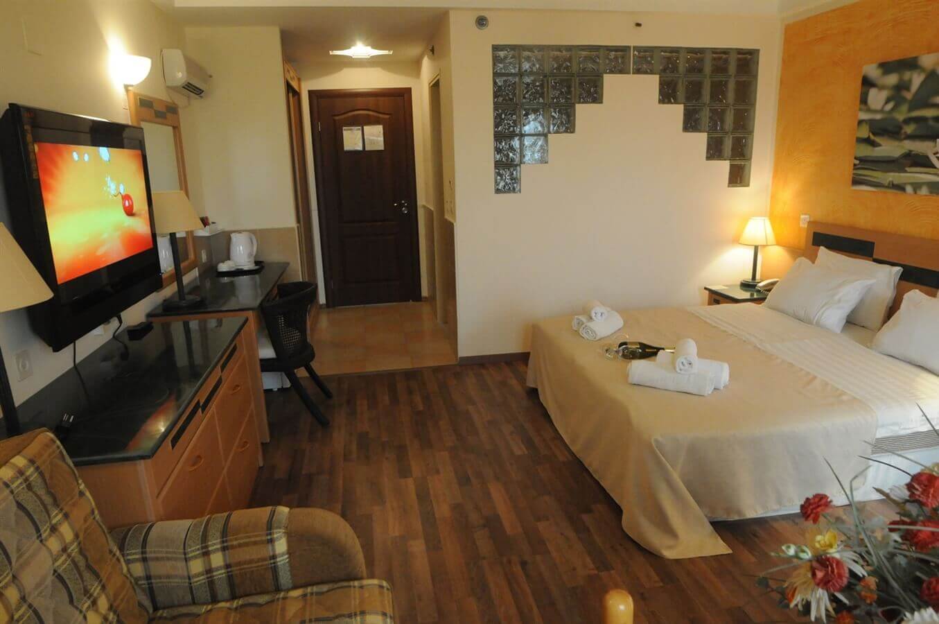 תמונה של דלקס ג'קוזי גדול, מרפסת ונוף - 2