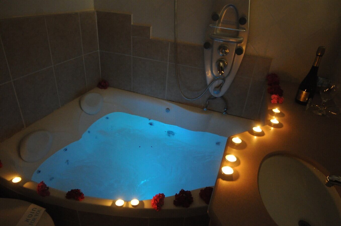 תמונה של דלקס ג'קוזי גדול, מרפסת ונוף - 5