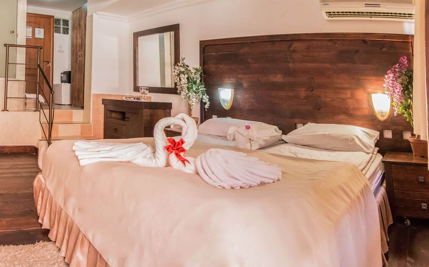 תמונה של קלאסיק זוגי-ג'קוזי ומרפסת נוף - 6