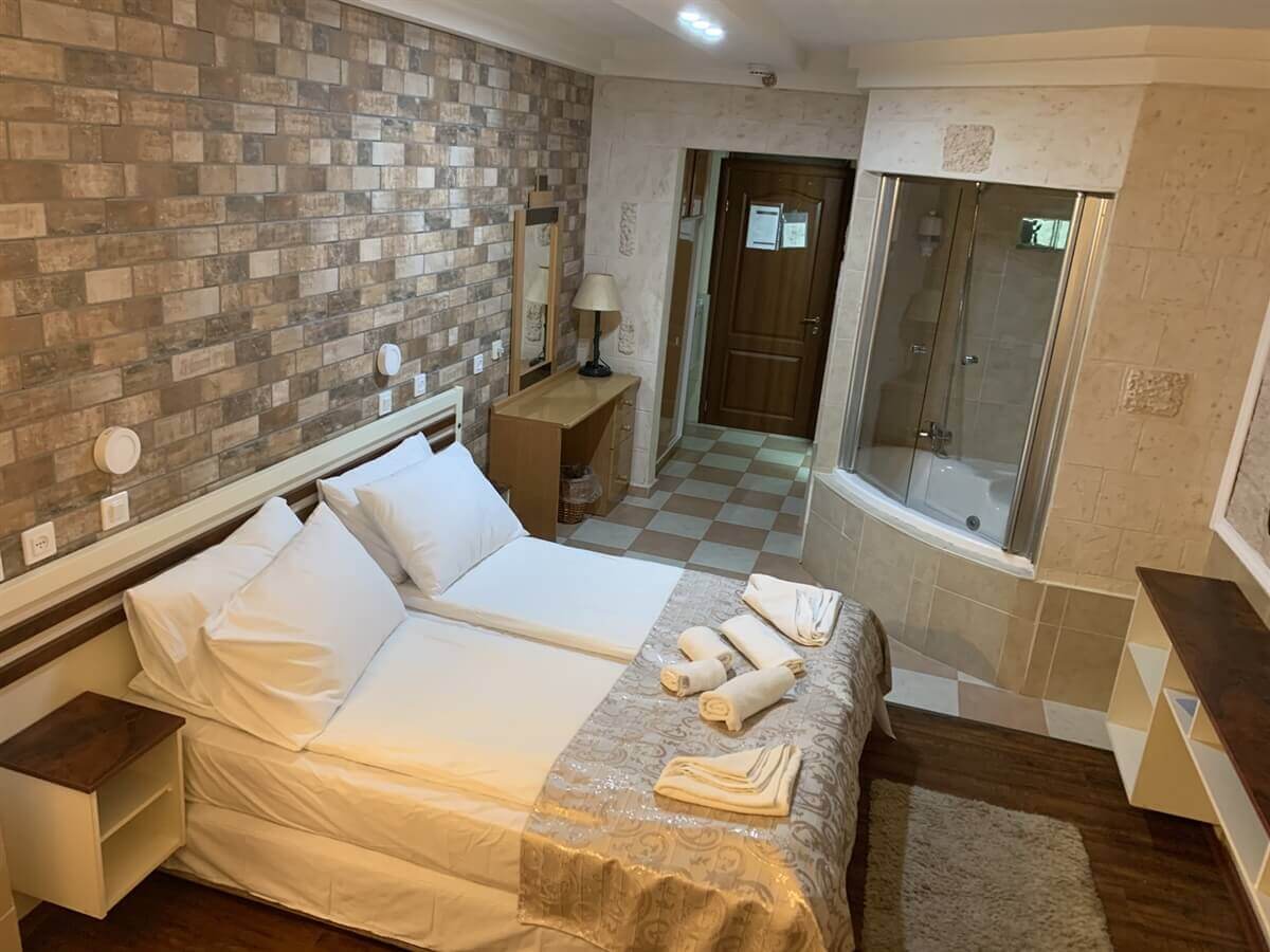 תמונה של קלאסיק זוגי-ג'קוזי ומרפסת נוף - 5