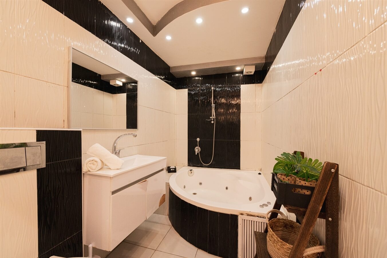 תמונה של הסוויטה הצרפתית - 6 תמונה של הסוויטה הצרפתית - 6