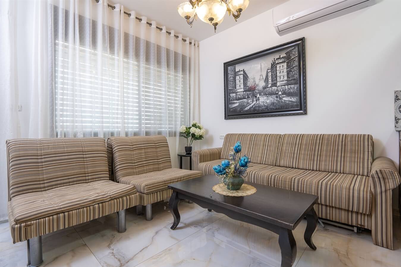 תמונה של צל התמר - 2