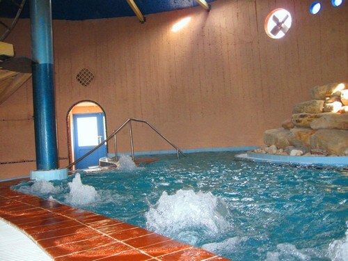 תמונה של בריכת מים תרמומינרלים