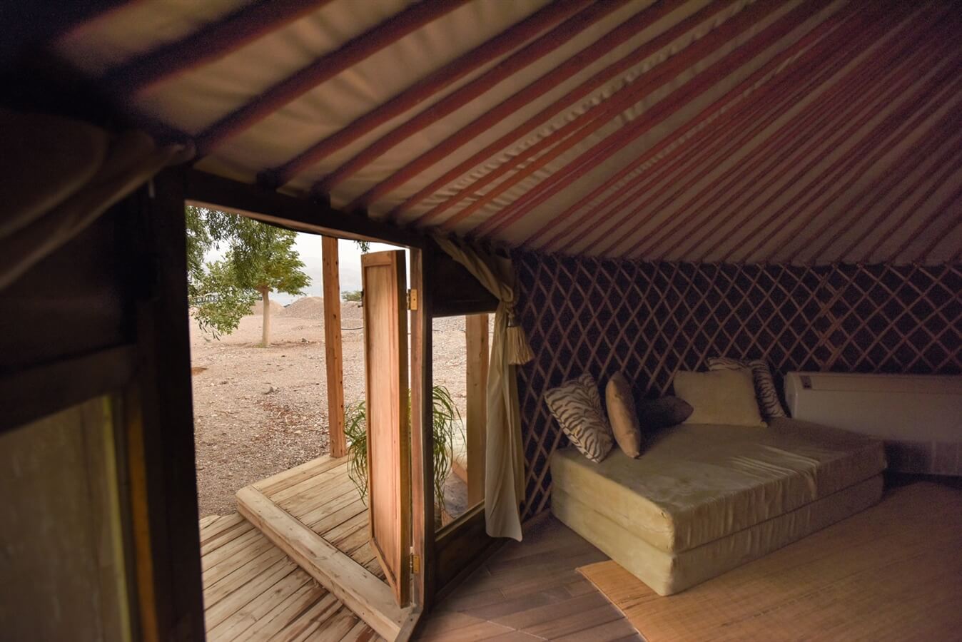 תמונה של יורט - 8