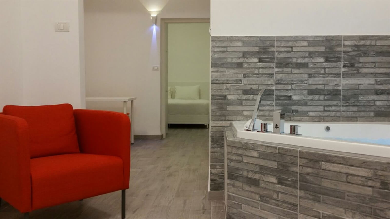 תמונה של סוויטה מפוארת עם ג'קוזי - 3 תמונה של סוויטה מפוארת עם ג'קוזי - 3