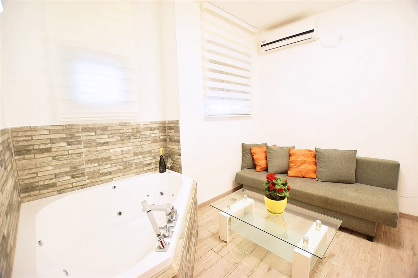 תמונה של סוויטה מפוארת עם ג'קוזי - 9 תמונה של סוויטה מפוארת עם ג'קוזי - 9