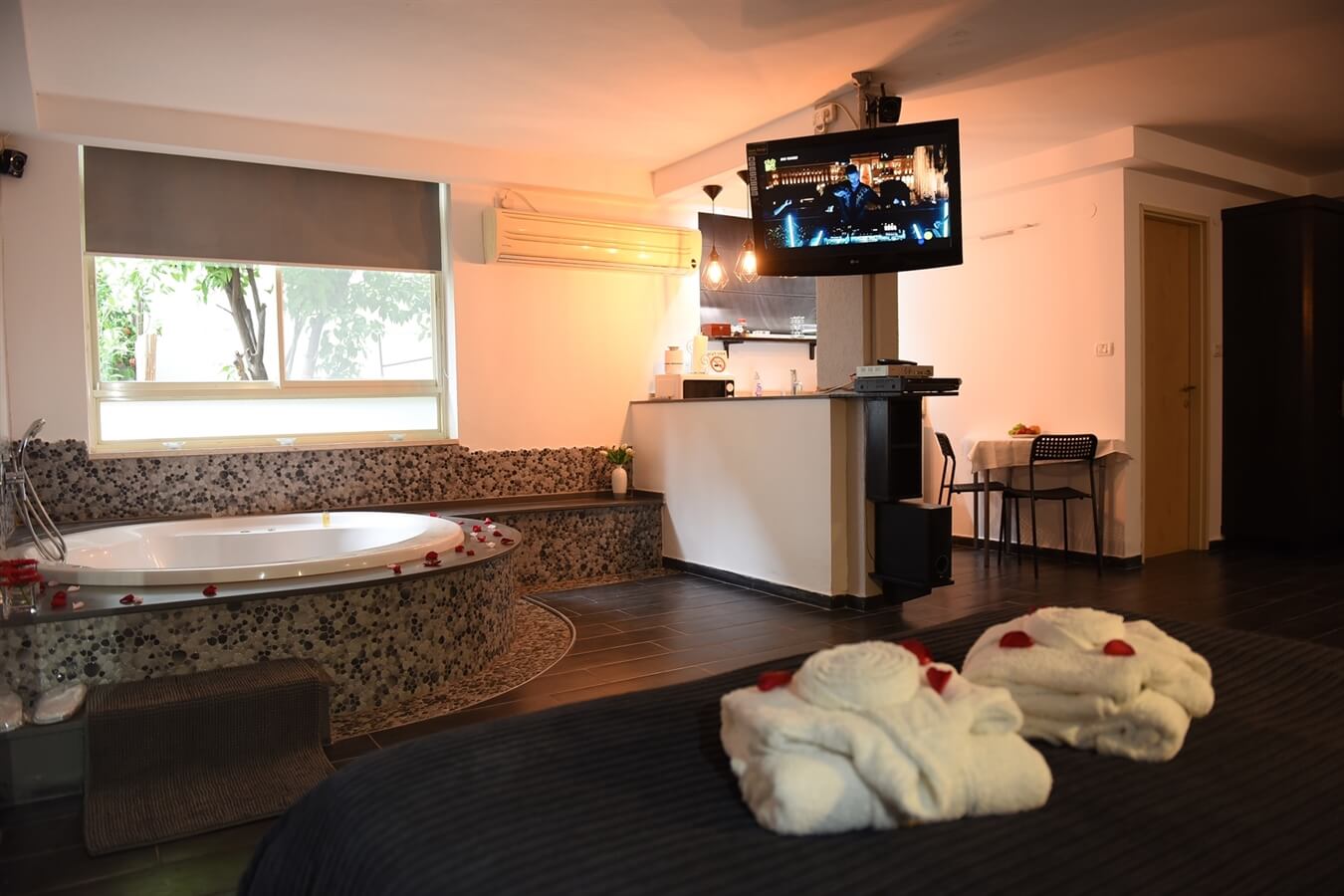 תמונה של הסוויטה ה - I - 4