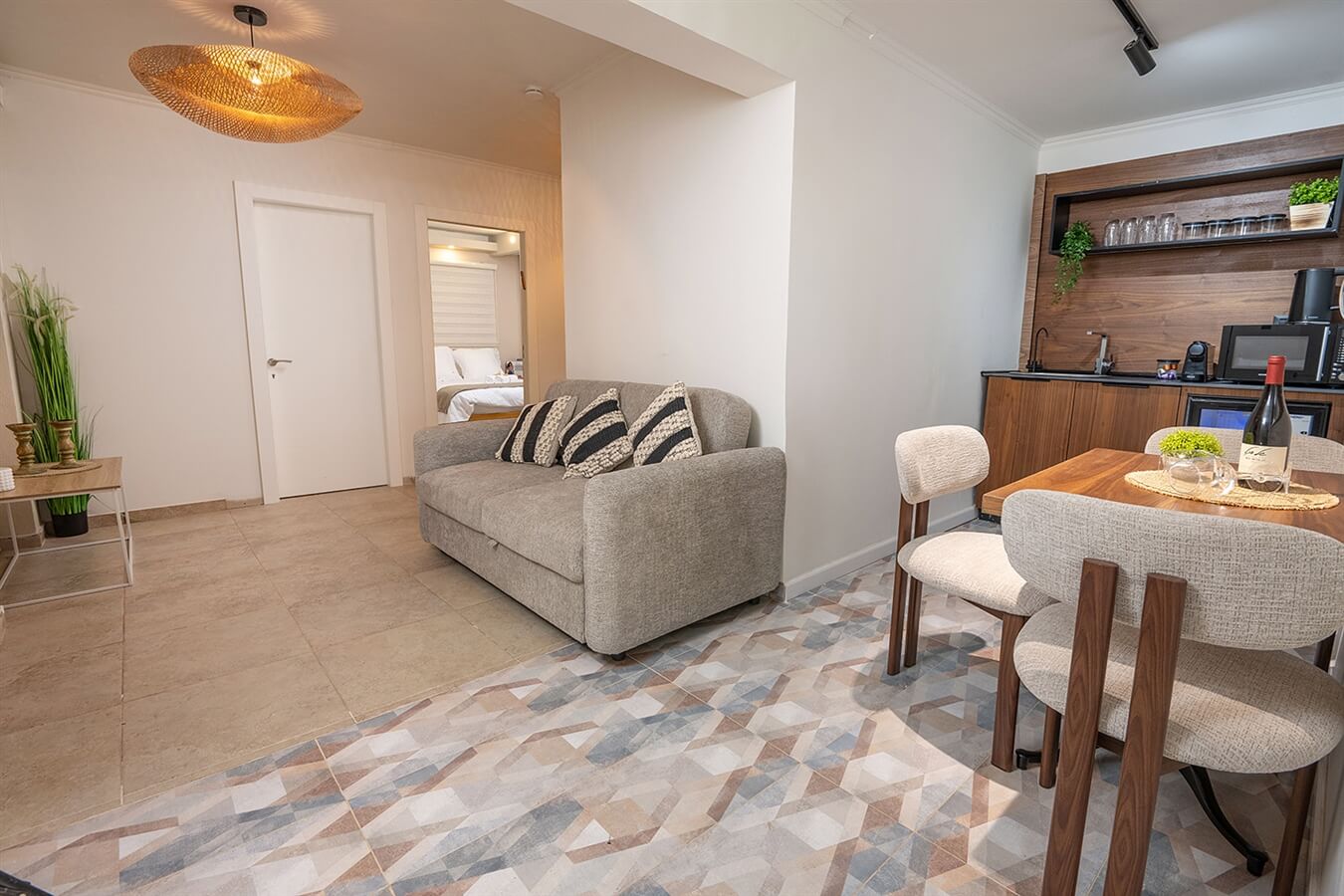 תמונה של סוויטת שירה - 3