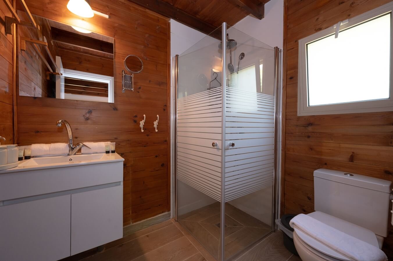 תמונה של בקתות העץ תחתונה - 5