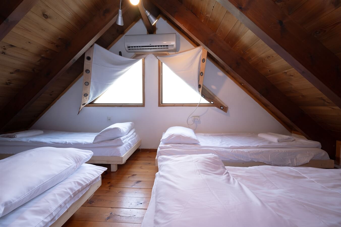 תמונה של בקתות העץ תחתונה - 4