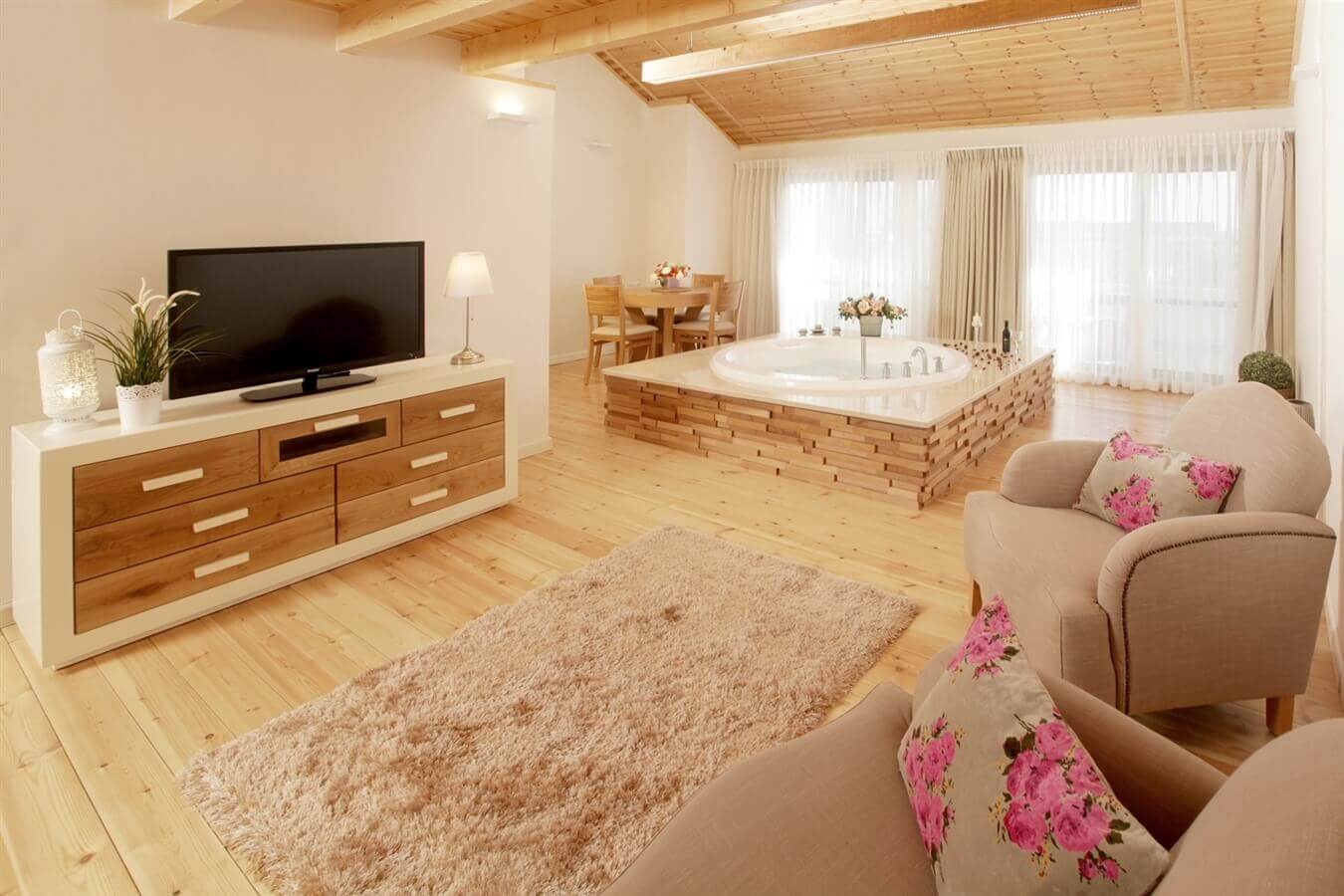 תמונה של סוויטת שחף - 2 תמונה של סוויטת שחף - 2