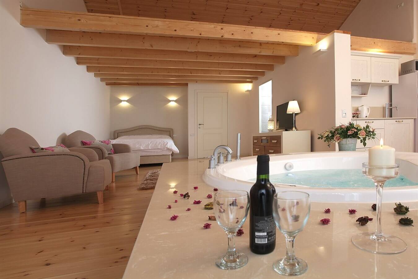 תמונה של סוויטת שחף - 1 תמונה של סוויטת שחף - 1