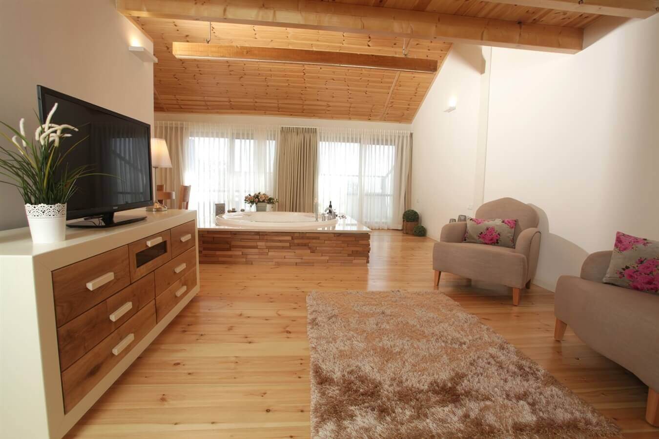 תמונה של סוויטת שחף - 6 תמונה של סוויטת שחף - 6