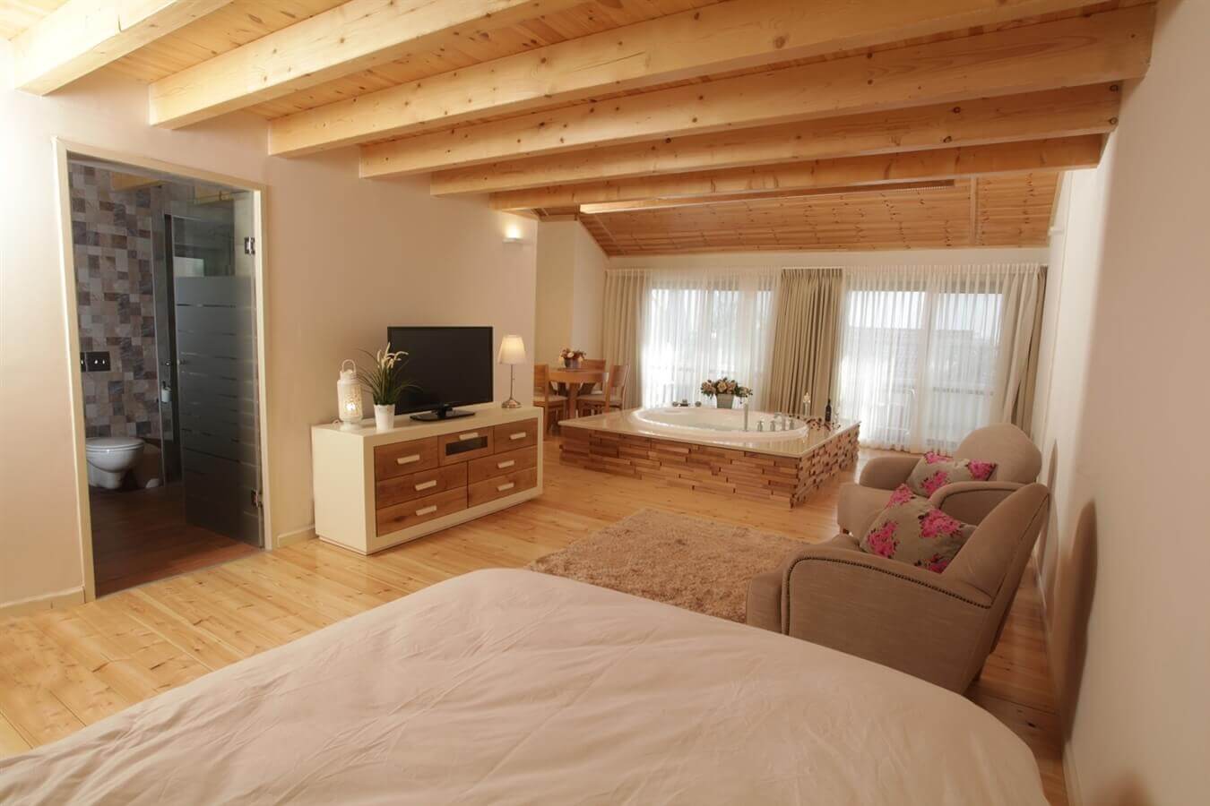 תמונה של סוויטת שחף - 7 תמונה של סוויטת שחף - 7