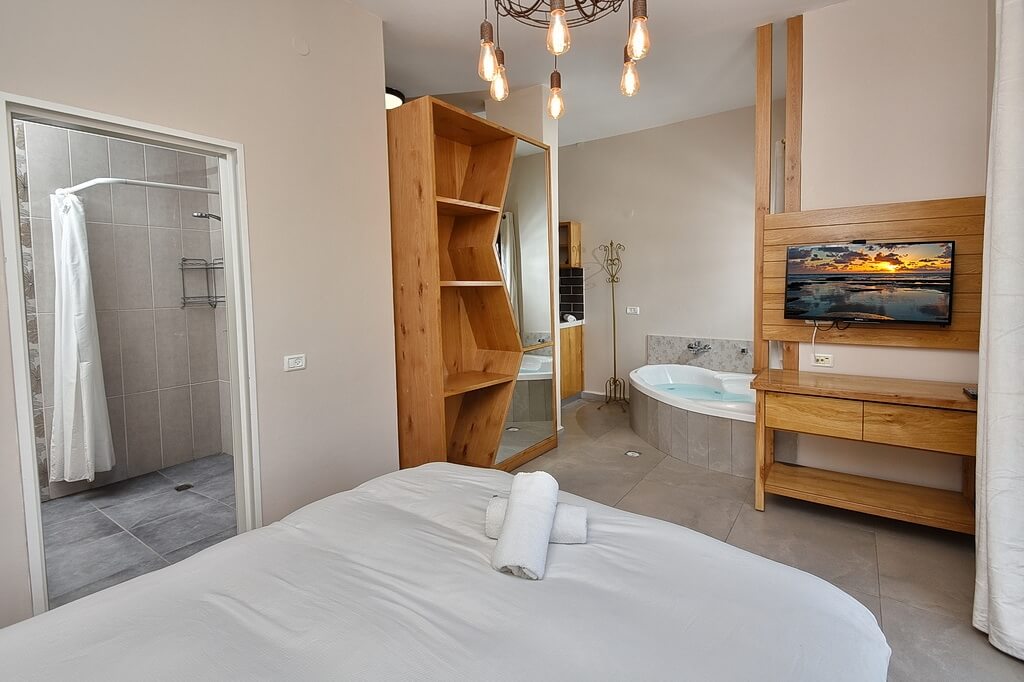 תמונה של סוויטה 3 - 8