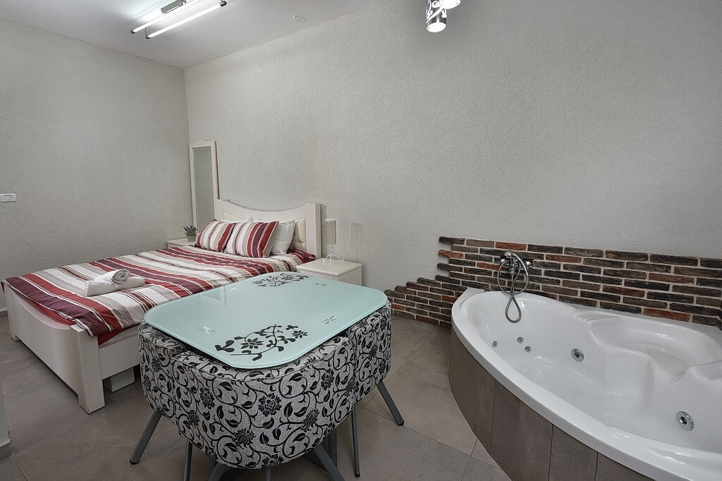 תמונה של סוויטה 4 - 3