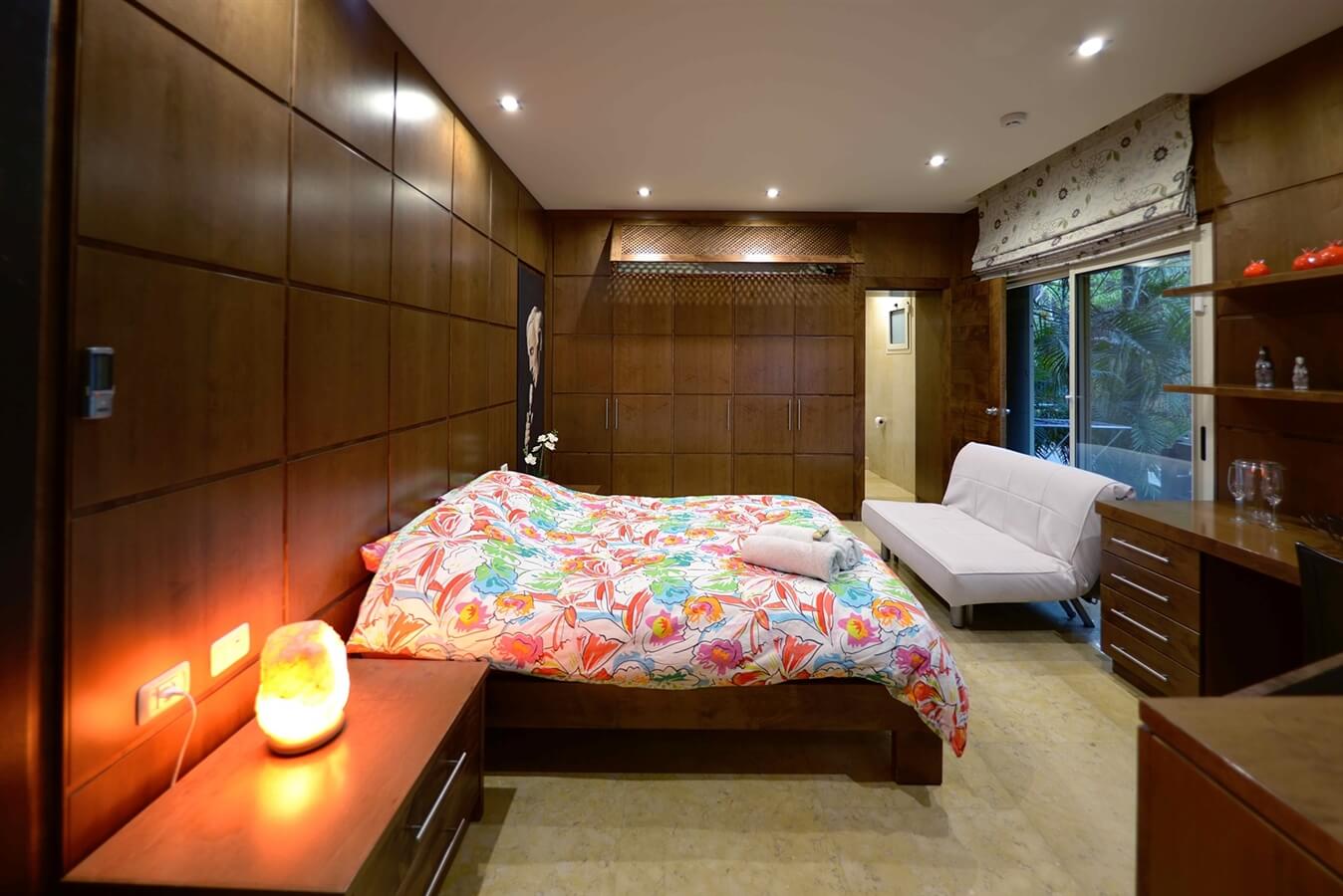 תמונה של סוויטת שארל אזנבור - 3 תמונה של סוויטת שארל אזנבור - 3