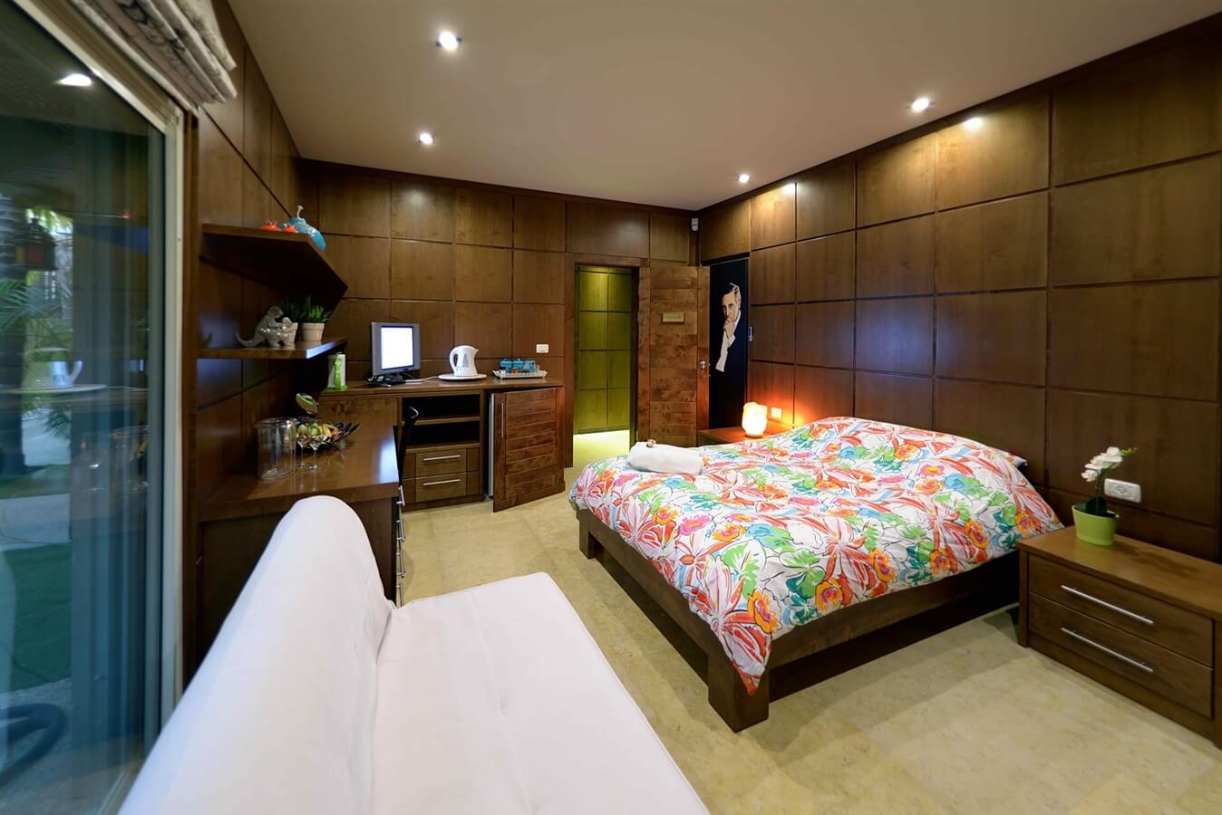 תמונה של סוויטת שארל אזנבור - 2 תמונה של סוויטת שארל אזנבור - 2