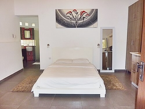 תמונה שצולמה בהפינה הלבנה בחיפה - 1 תמונה של הפינה הלבנה בחיפה - 1