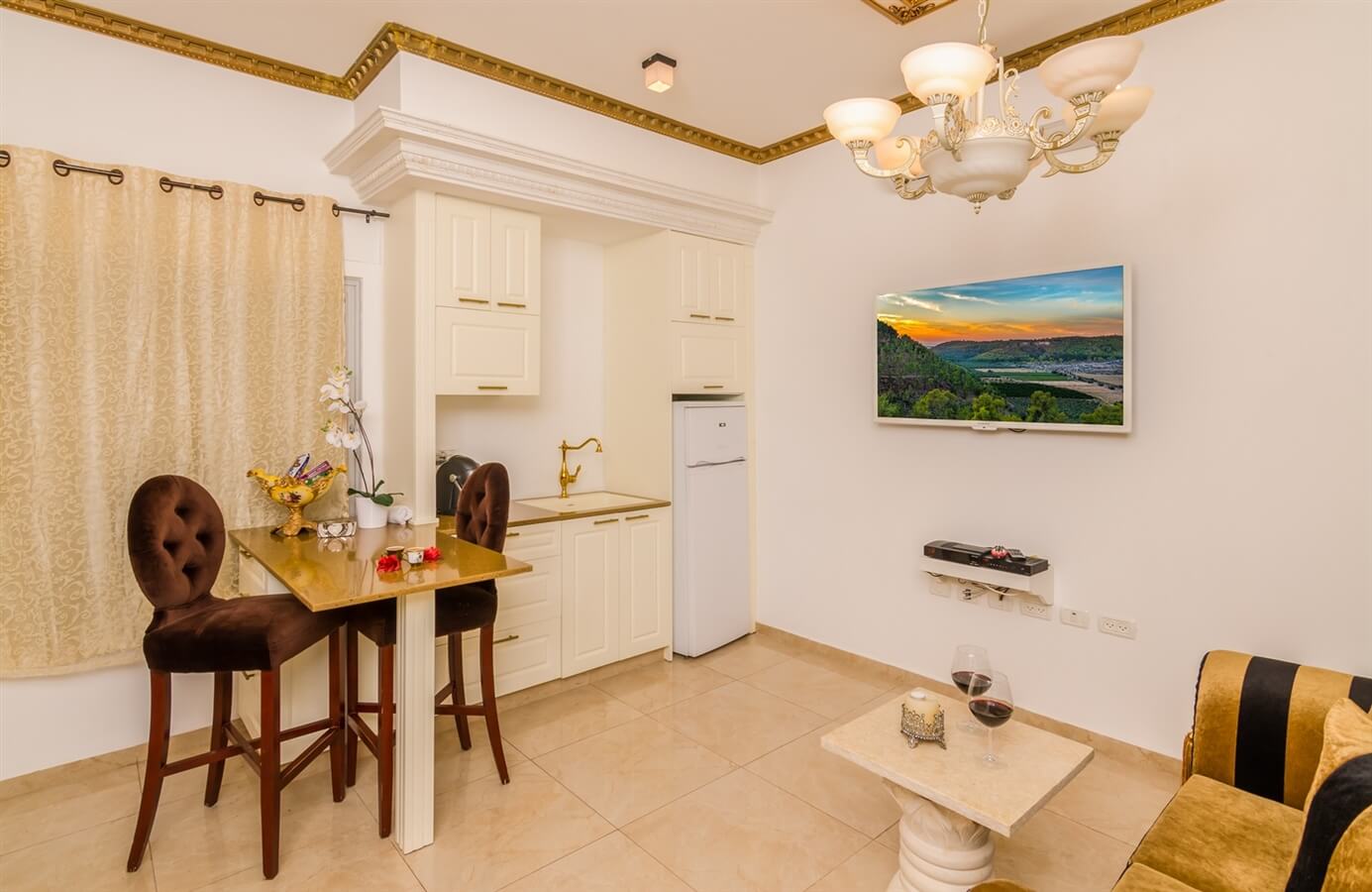 תמונה של ההיכל הרומאי - 4