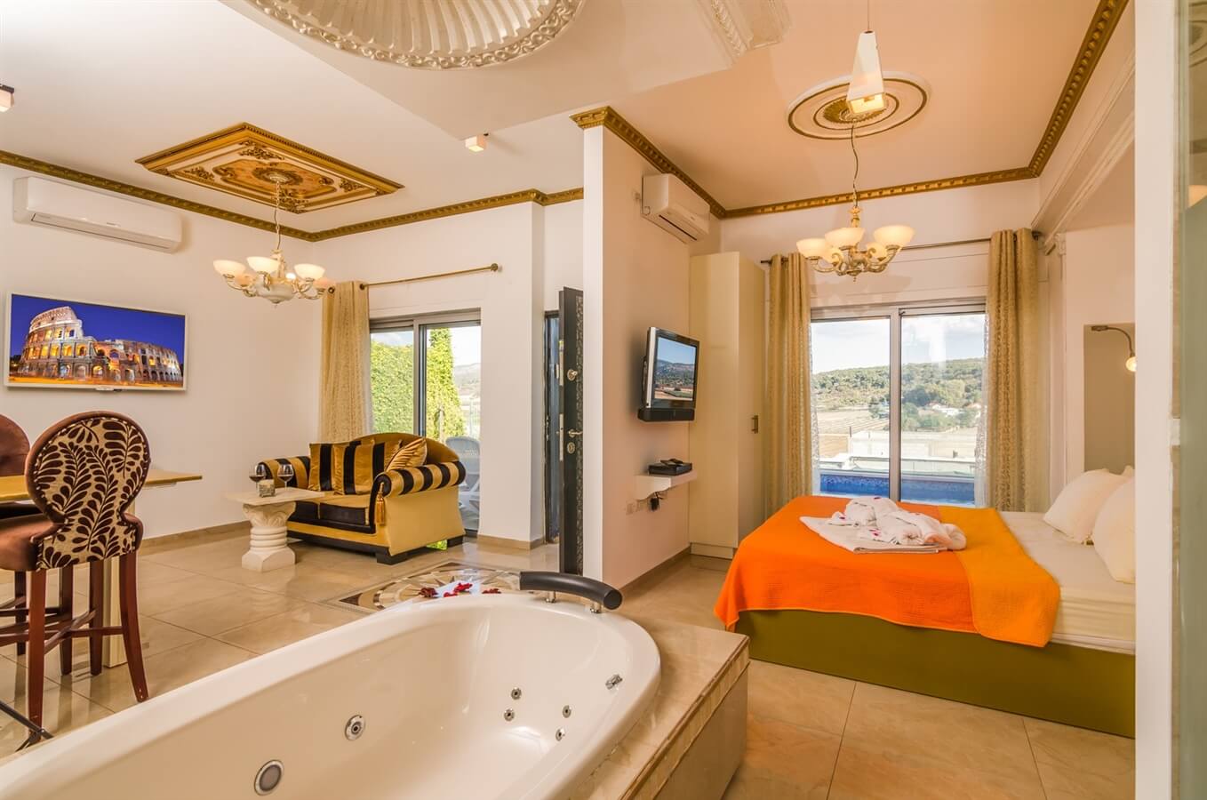 תמונה של ההיכל הרומאי - 6