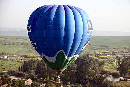 תמונה של טיסה בכדור פורח תמונה של טיסה בכדור פורח