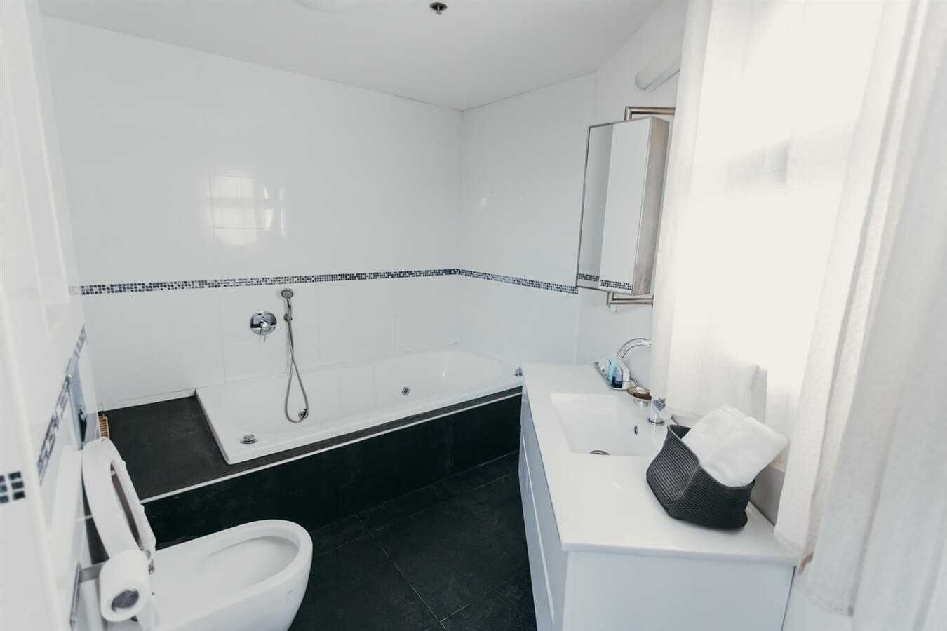 תמונה של סוויטת גן עם בריכה - 4 תמונה של סוויטת גן עם בריכה - 4