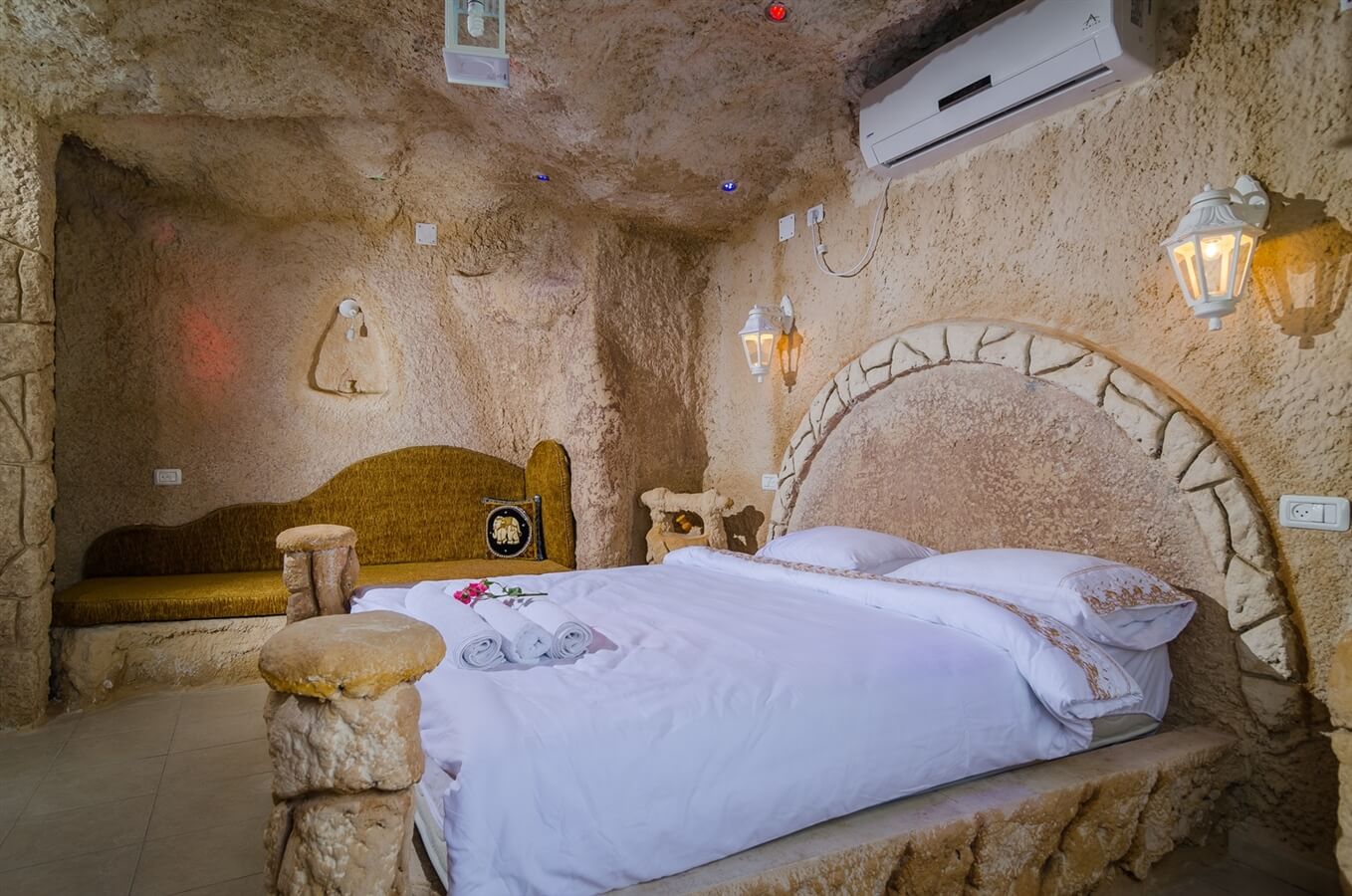 תמונה של מערת זאוס על המים - 9